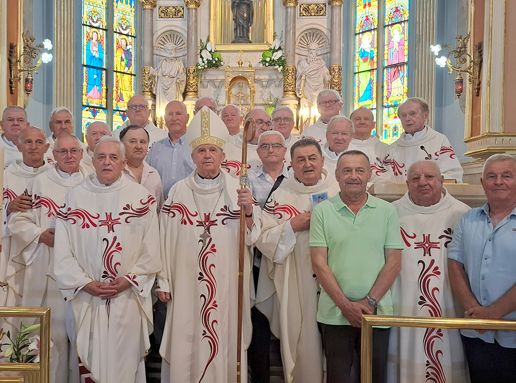 preč. Franjo Jačmenica, rektor crkve sv. Vinka, proslavio 45. obljetnicu svećeničkog ređenja